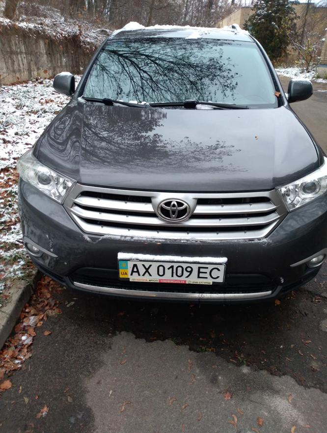 Автомобіль TOYOTA HIGHLANDER 3.5L A/T, лековий універсал-В, сірий, державний номер АХ0109ЕС, 2013 р.в., номер кузова JTEES42AX02220386, об’єм двигуна 3456. Основні засоби в кількості 45 од.